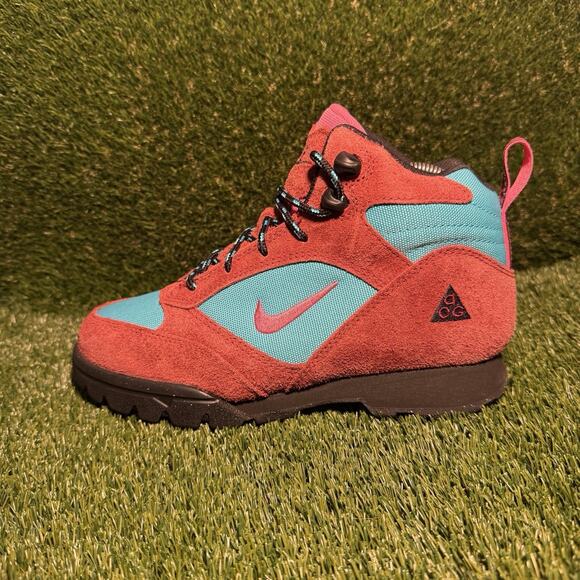 Size 11 - Nike ACG Torre Waterproof Mid Team Red Dusty Cactus - Picture 1 of 7